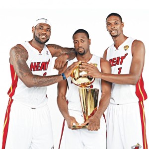 爱游戏体育app-篮网球员参与纽约时装周，展现球场外的另一面，2021年篮网新秀定妆照