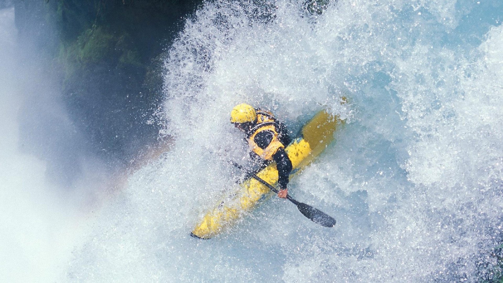 日本马术协会与学校合作,开展马术教育课程,推广马术文化。,日本马术场地惊现恐怖场景